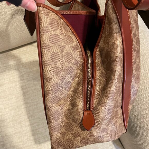 Coach Brown and Tan Shoulder Bag - Picture 2 of 9